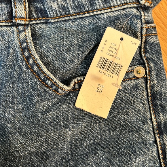 Pilcro medium rise flare leg jeans - Picture 3 of 3